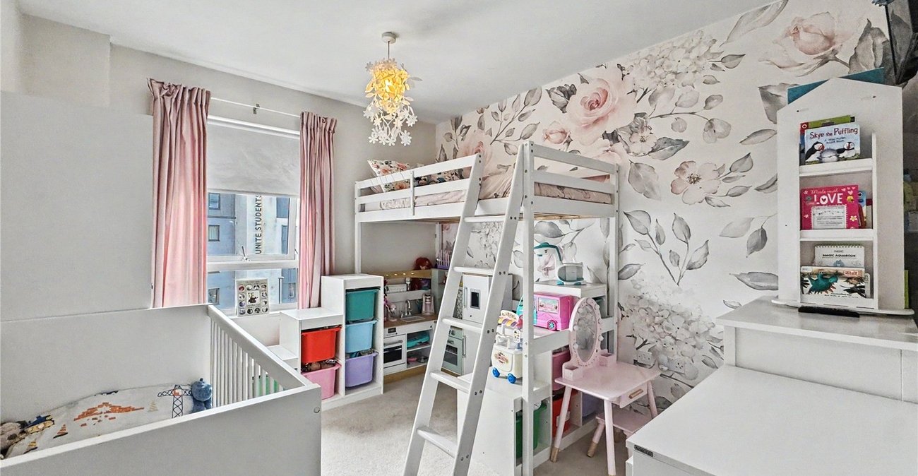 2 bedroom property for sale in Gillingham | Robinson Michael & Jackson