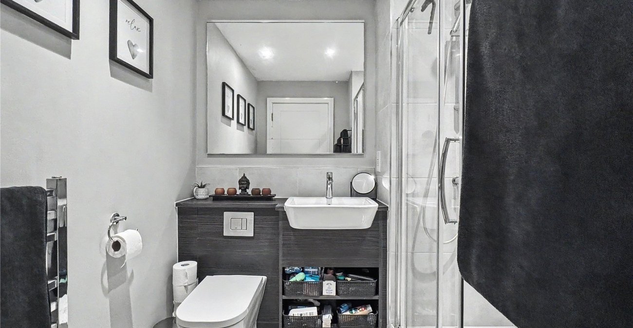 2 bedroom property for sale in Gillingham | Robinson Michael & Jackson