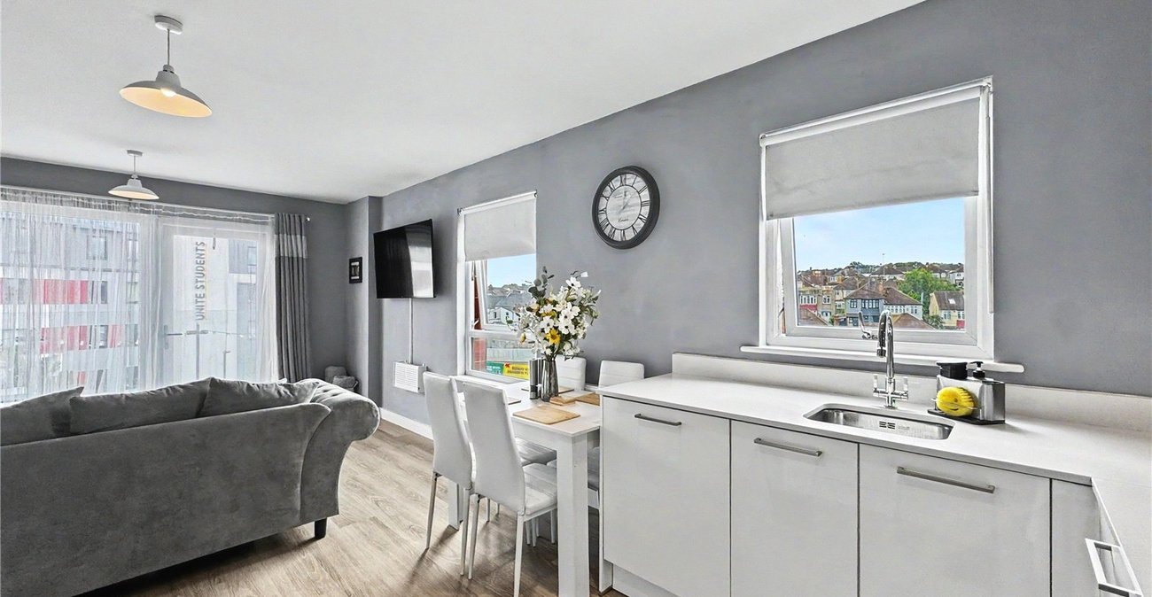 2 bedroom property for sale in Gillingham | Robinson Michael & Jackson