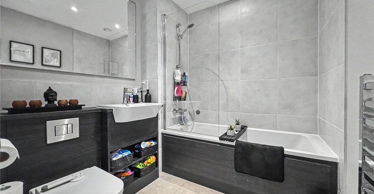 2 bedroom property for sale in Gillingham | Robinson Michael & Jackson