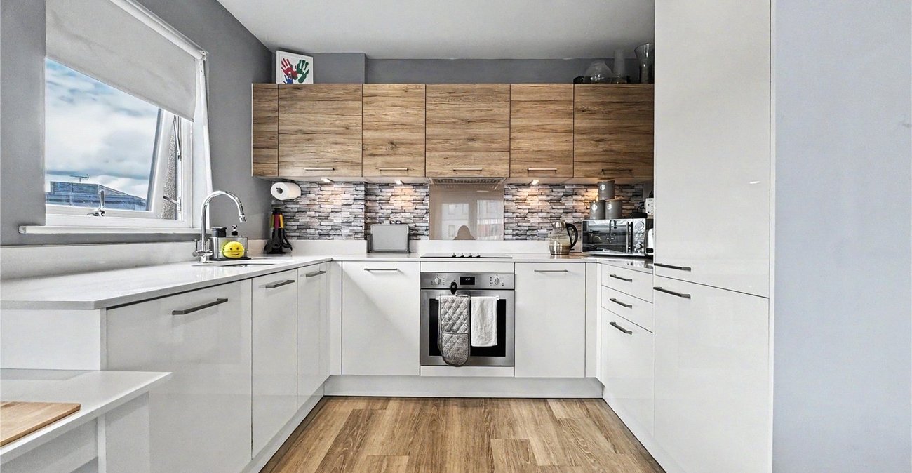 2 bedroom property for sale in Gillingham | Robinson Michael & Jackson