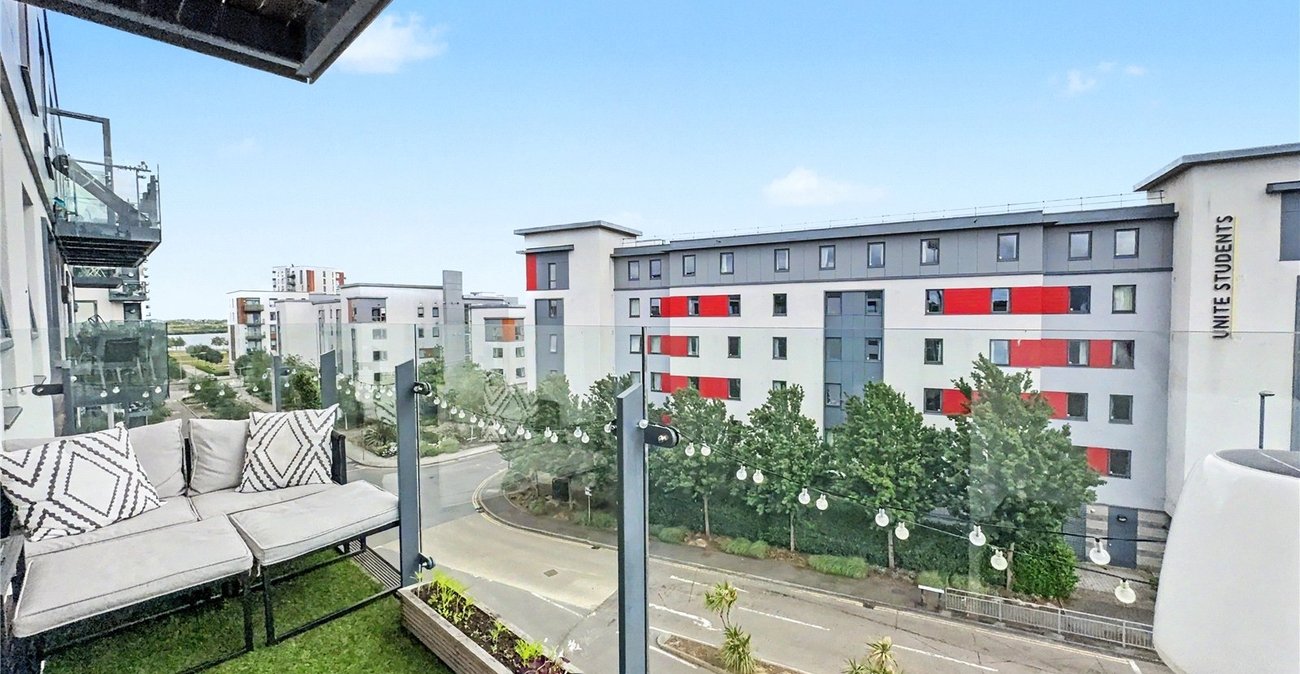 2 bedroom property for sale in Gillingham | Robinson Michael & Jackson