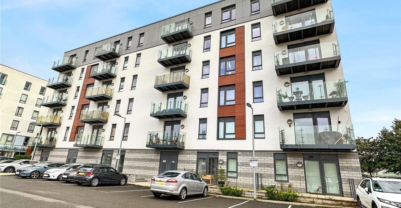 2 bedroom property for sale in Gillingham | Robinson Michael & Jackson