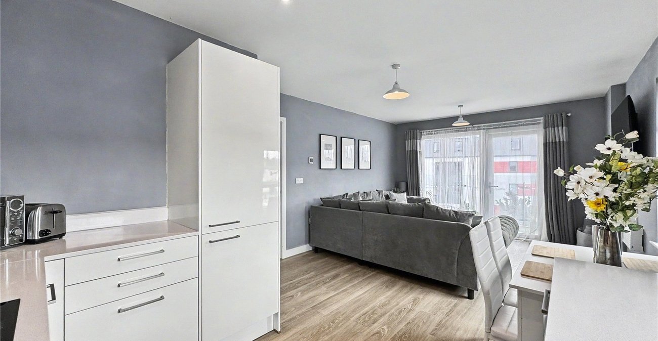 2 bedroom property for sale in Gillingham | Robinson Michael & Jackson