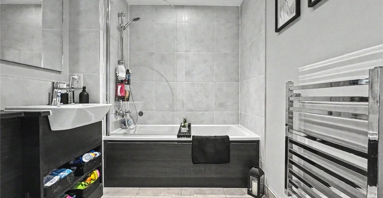2 bedroom property for sale in Gillingham | Robinson Michael & Jackson