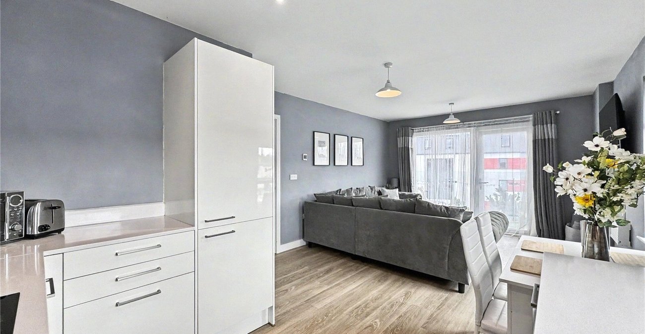 2 bedroom property for sale in Gillingham | Robinson Michael & Jackson