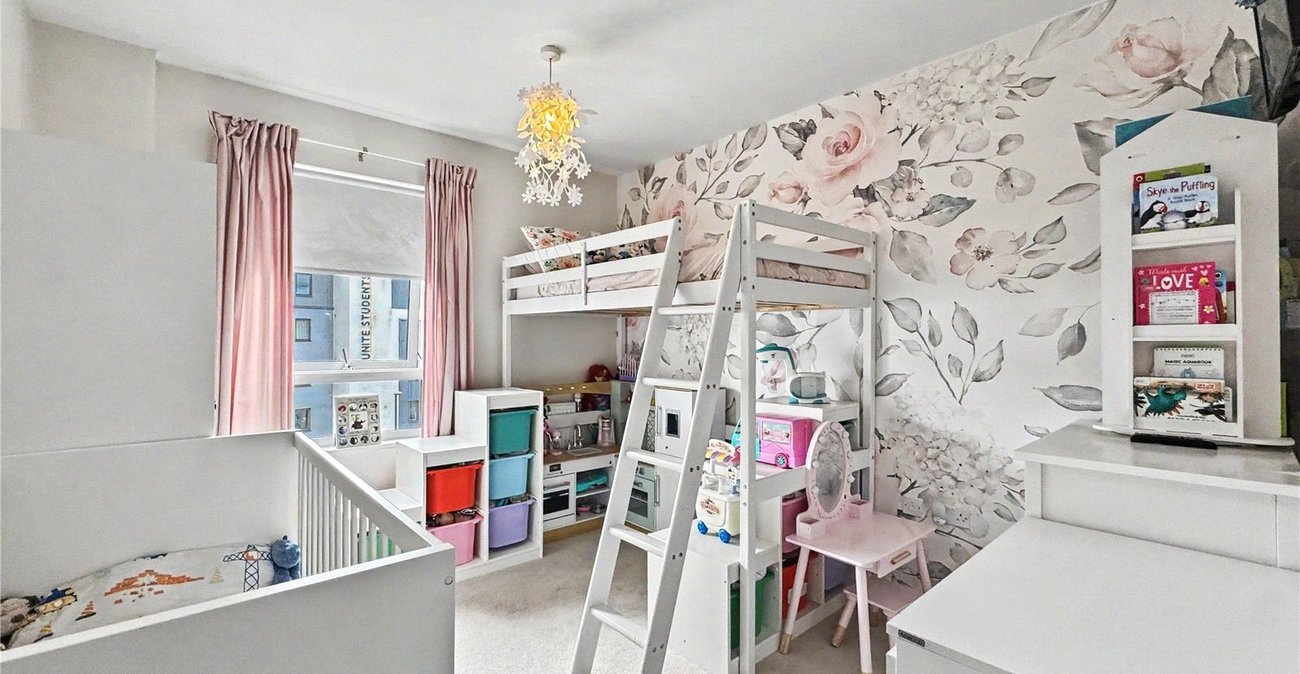 2 bedroom property for sale in Gillingham | Robinson Michael & Jackson