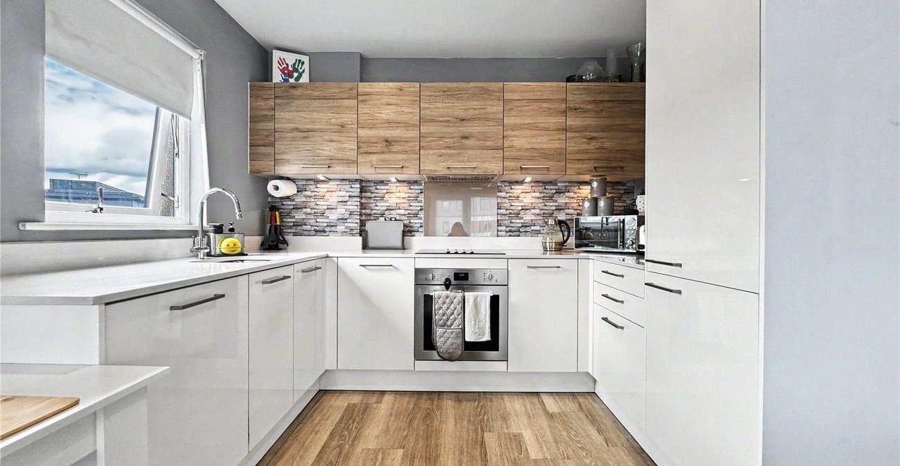 2 bedroom property for sale in Gillingham | Robinson Michael & Jackson