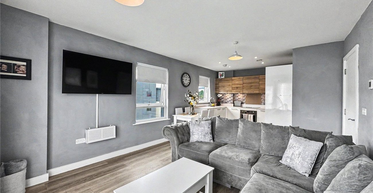 2 bedroom property for sale in Gillingham | Robinson Michael & Jackson