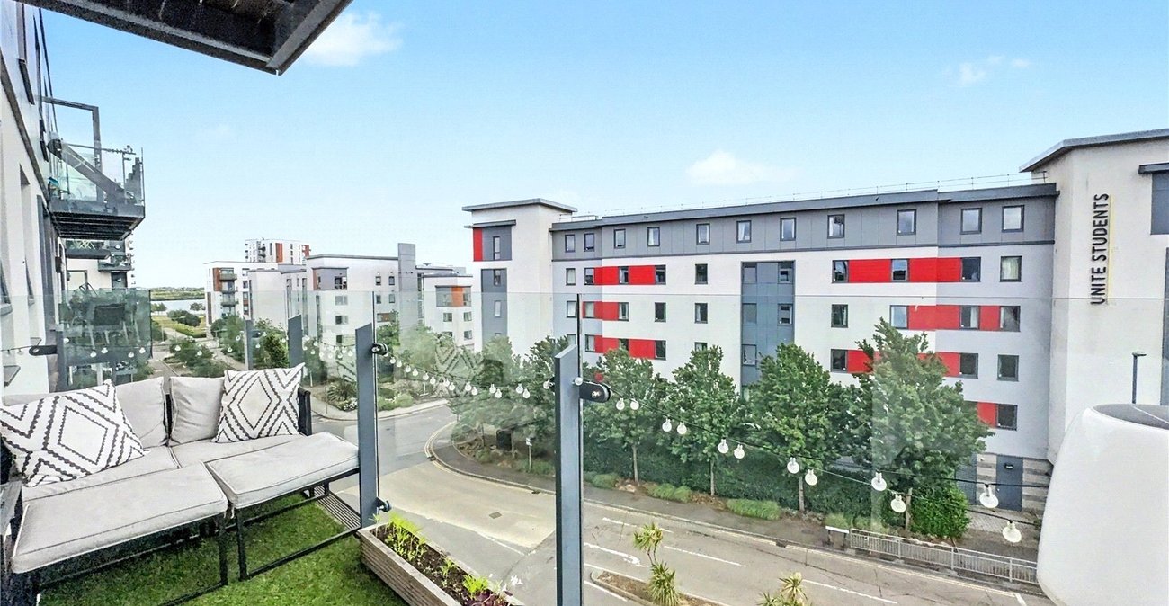 2 bedroom property for sale in Gillingham | Robinson Michael & Jackson