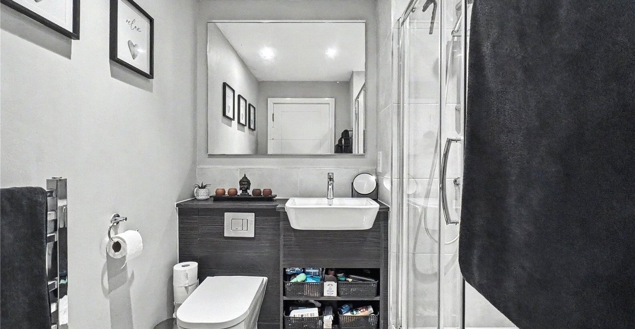 2 bedroom property for sale in Gillingham | Robinson Michael & Jackson
