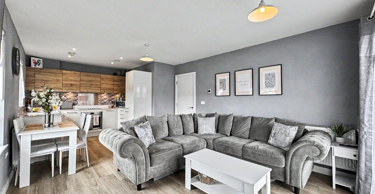 2 bedroom property for sale in Gillingham | Robinson Michael & Jackson