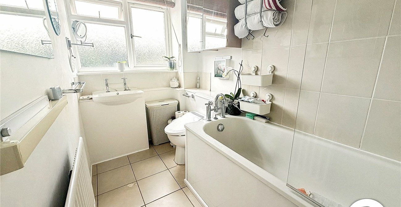 2 bedroom property for sale in Strood | Robinson Michael & Jackson