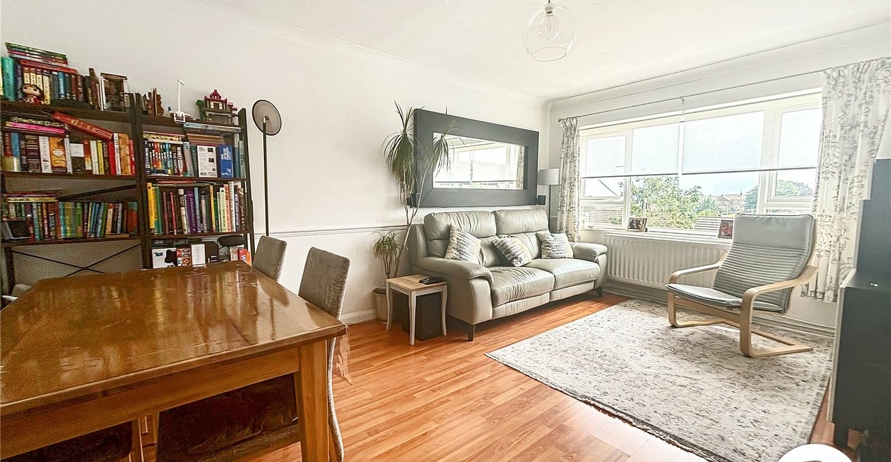 2 bedroom property for sale in Strood | Robinson Michael & Jackson