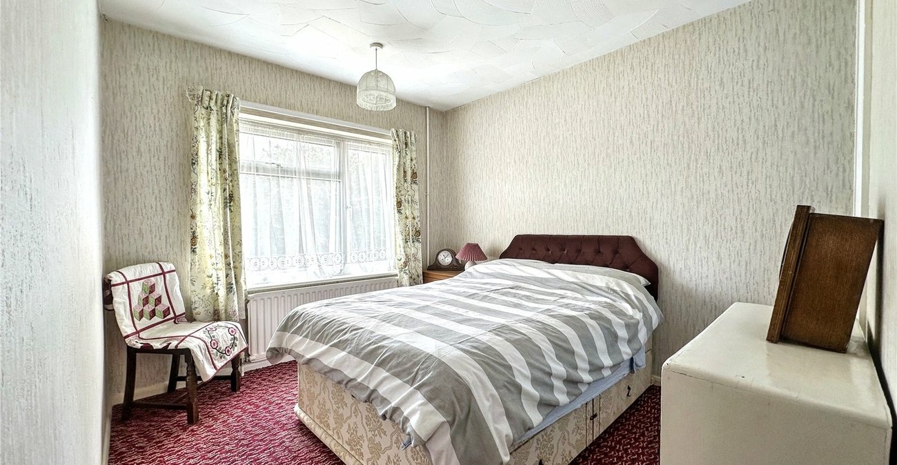 3 bedroom house for sale in Rainham | Robinson Michael & Jackson