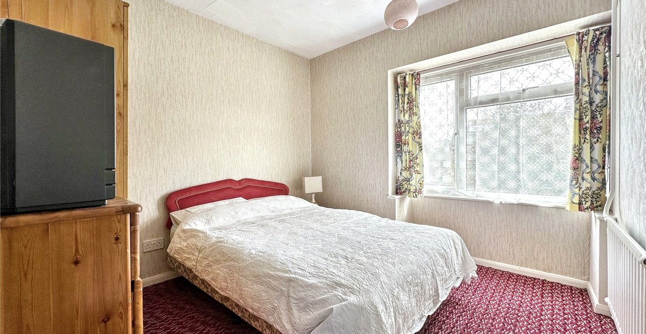 3 bedroom house for sale in Rainham | Robinson Michael & Jackson