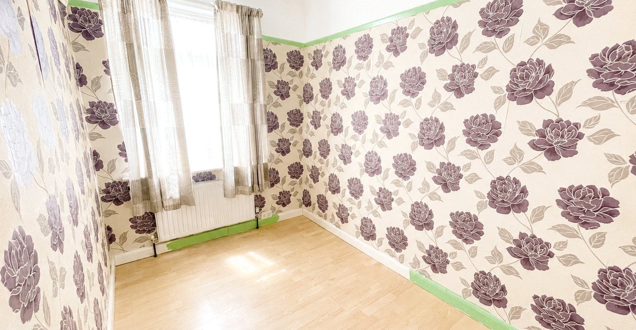 3 bedroom house for sale in London | Robinson Jackson