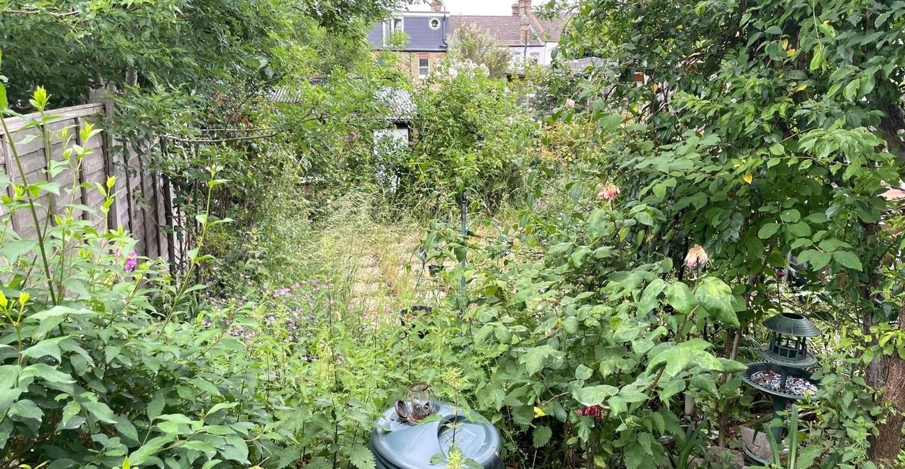 3 bedroom house for sale in London | Robinson Jackson