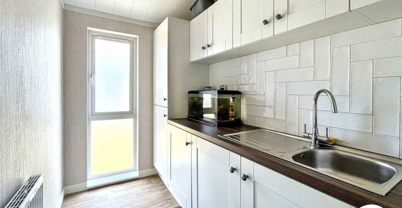 2 bedroom bungalow for sale in Hoo | Robinson Michael & Jackson