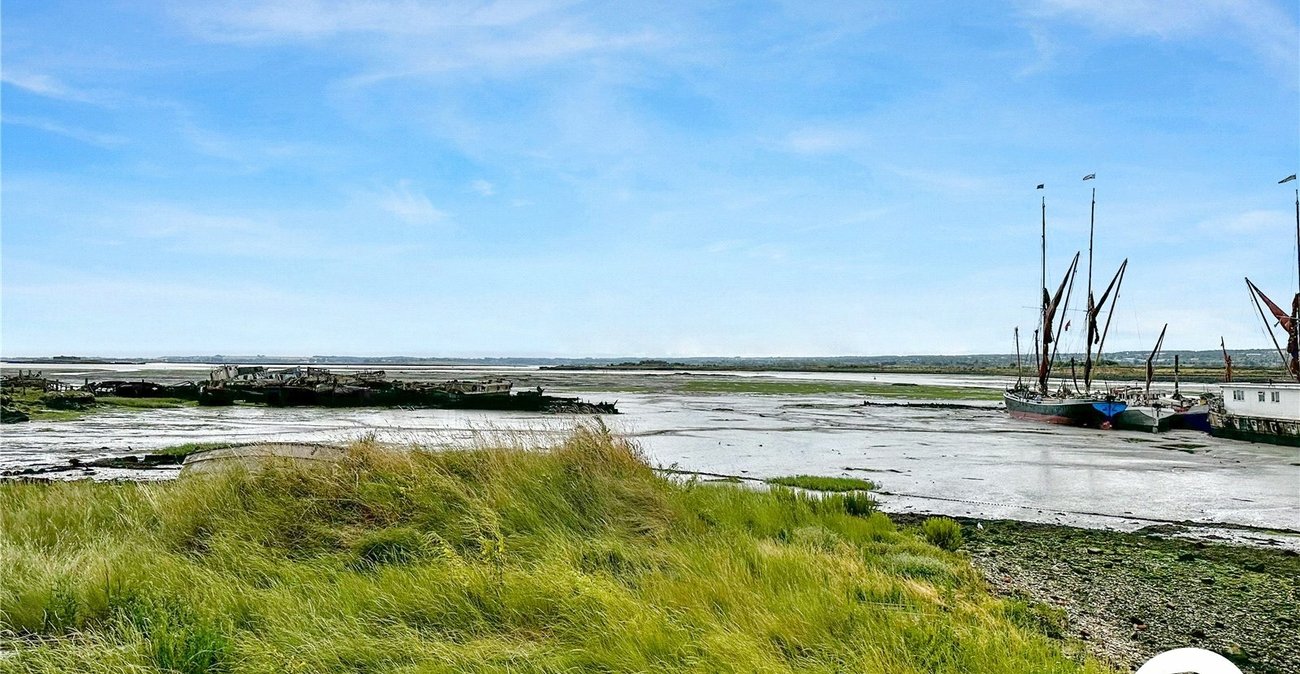 2 bedroom bungalow for sale in Hoo | Robinson Michael & Jackson