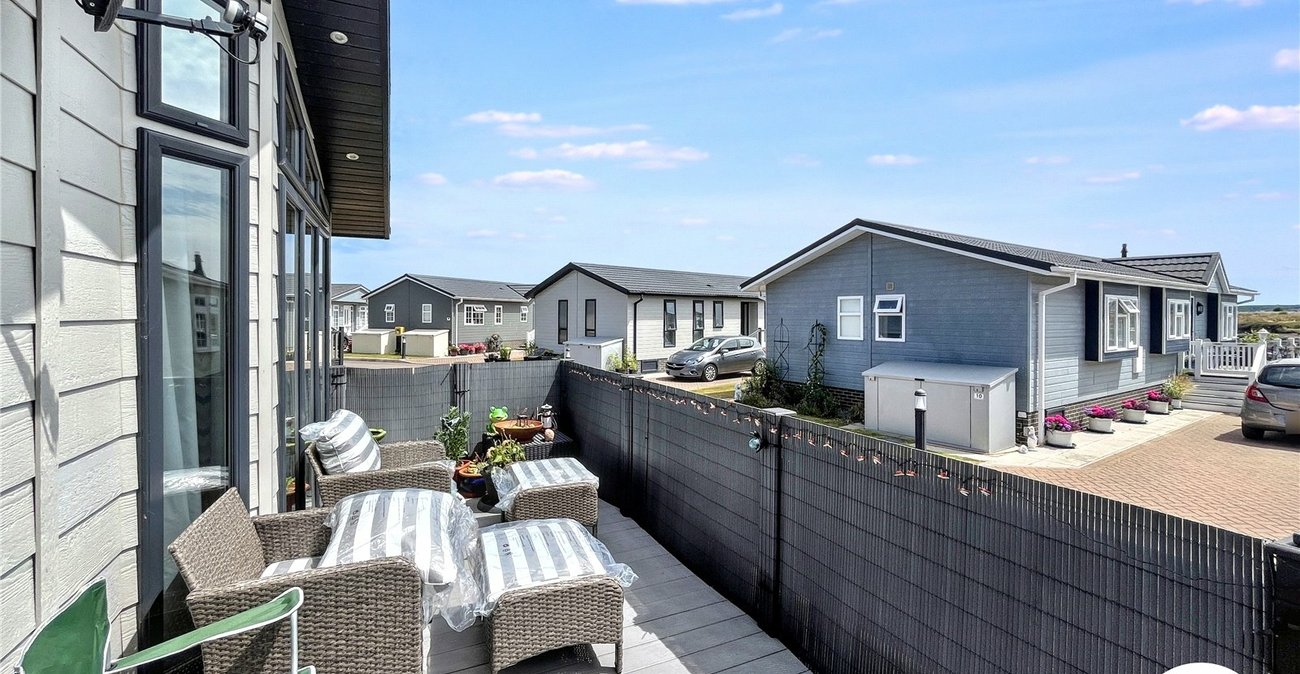 2 bedroom bungalow for sale in Hoo | Robinson Michael & Jackson