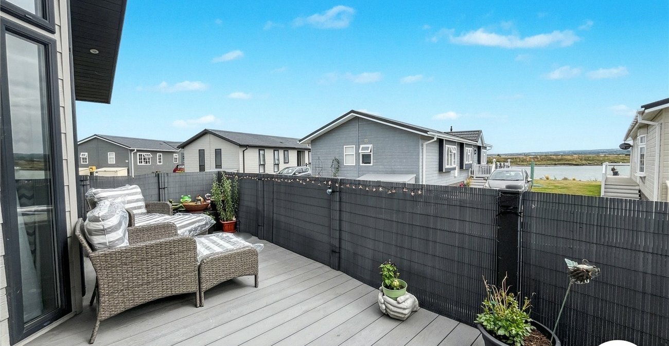 2 bedroom bungalow for sale in Hoo | Robinson Michael & Jackson