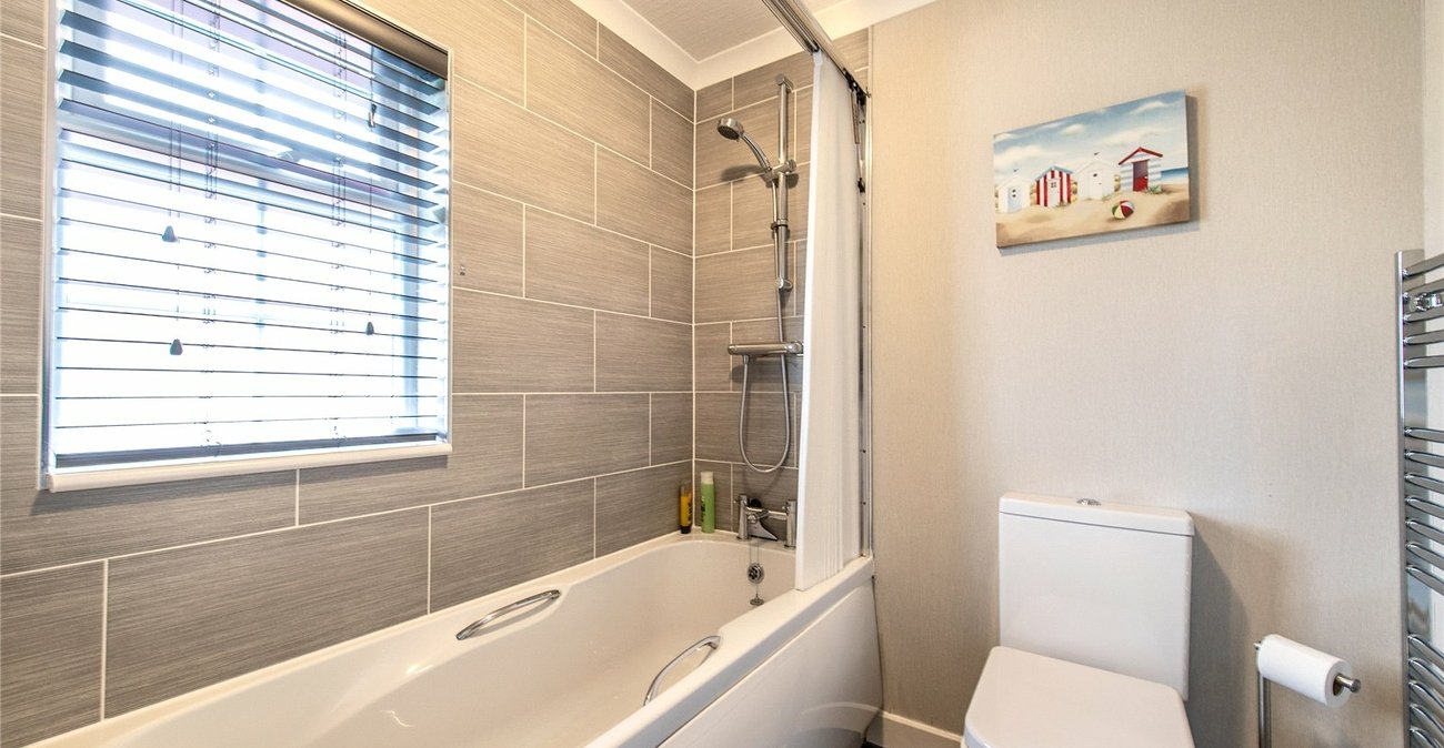 2 bedroom bungalow for sale in Hoo | Robinson Michael & Jackson