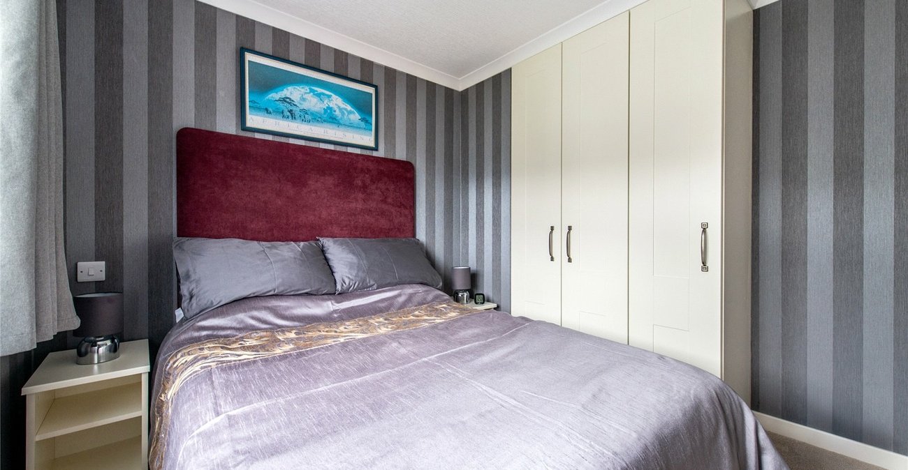 2 bedroom bungalow for sale in Hoo | Robinson Michael & Jackson