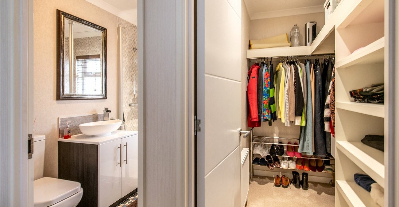 2 bedroom bungalow for sale in Hoo | Robinson Michael & Jackson