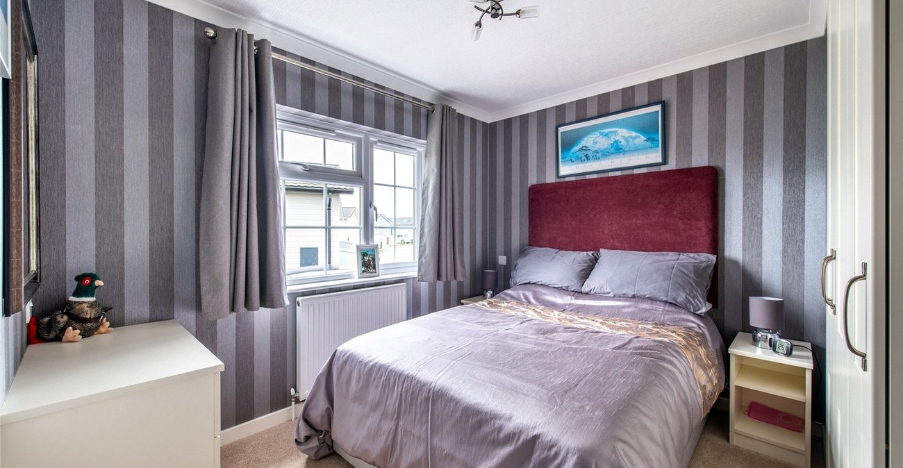 2 bedroom bungalow for sale in Hoo | Robinson Michael & Jackson