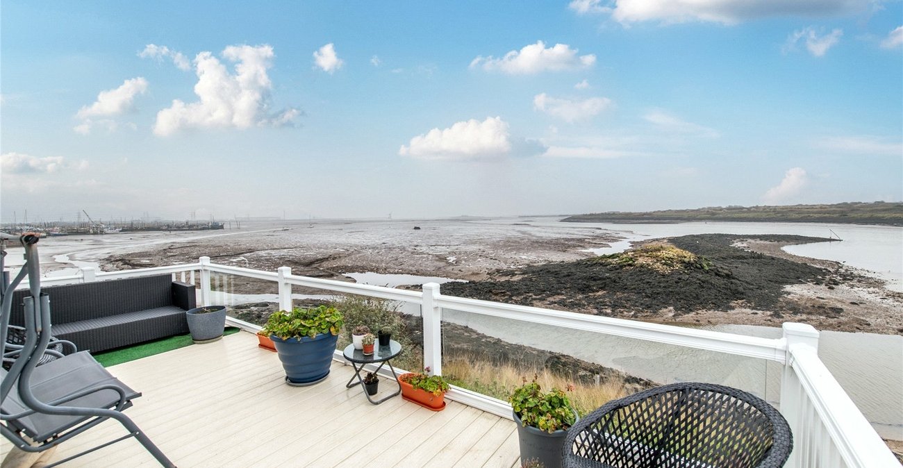 2 bedroom bungalow for sale in Hoo | Robinson Michael & Jackson