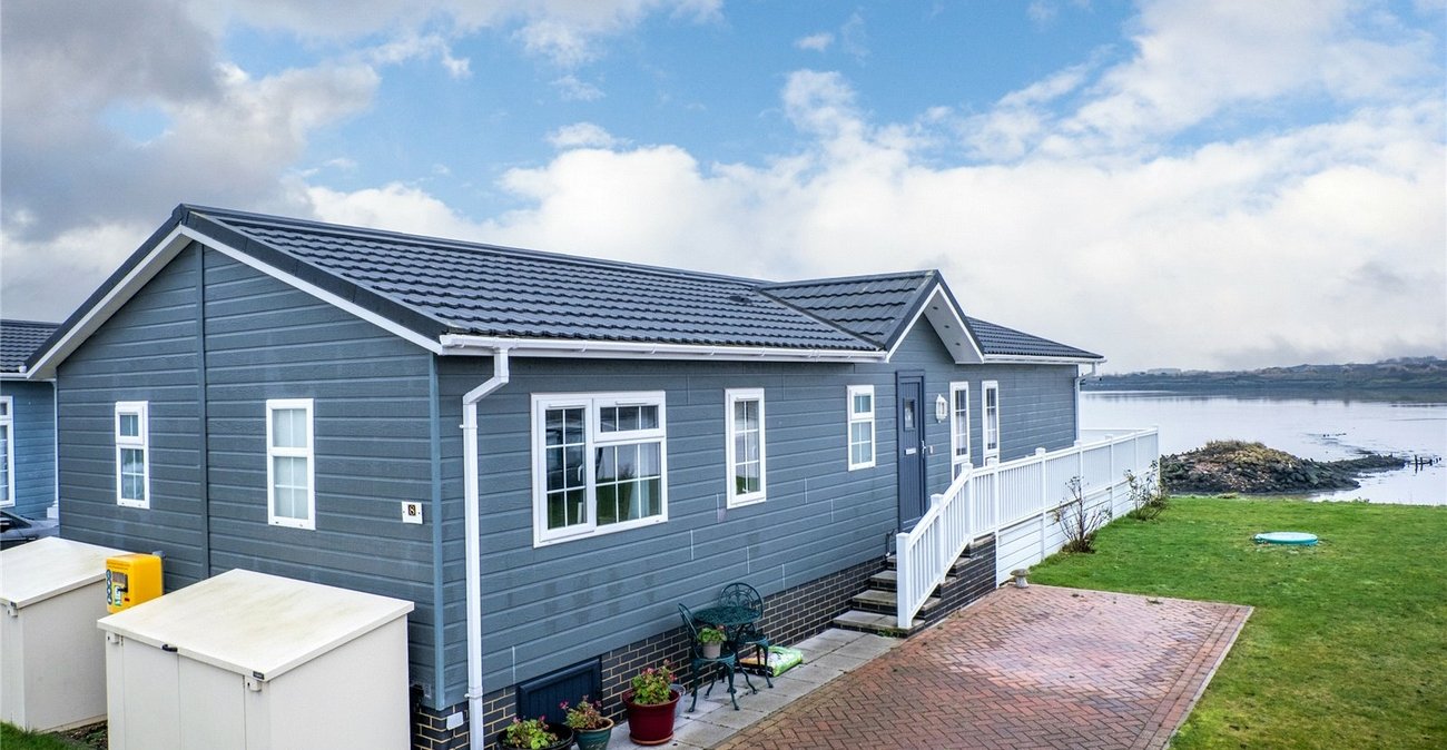 2 bedroom bungalow for sale in Hoo | Robinson Michael & Jackson