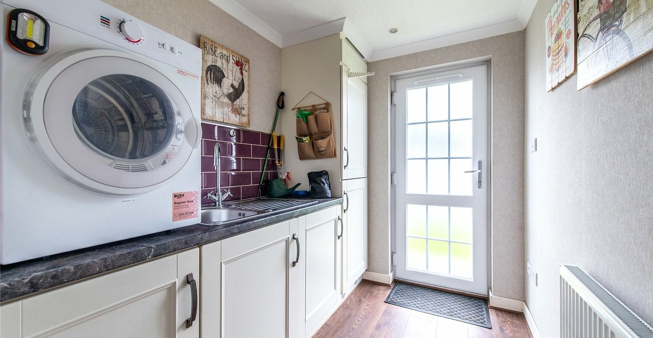 2 bedroom bungalow for sale in Hoo | Robinson Michael & Jackson