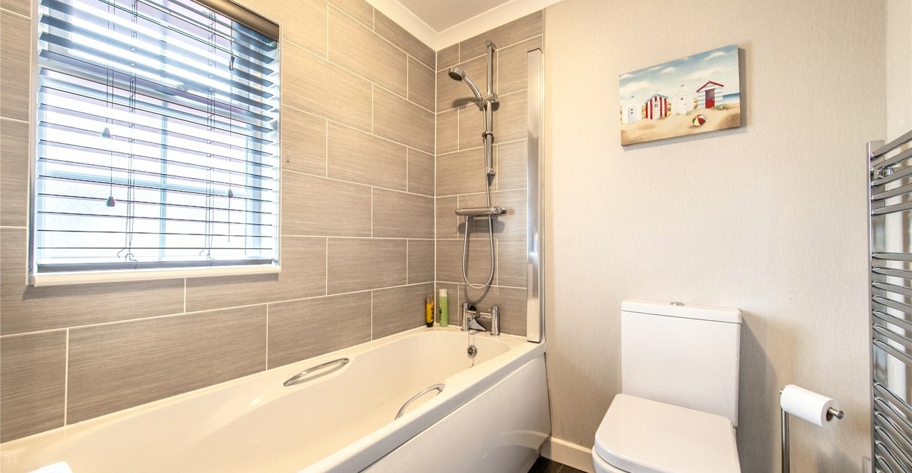 2 bedroom bungalow for sale in Hoo | Robinson Michael & Jackson