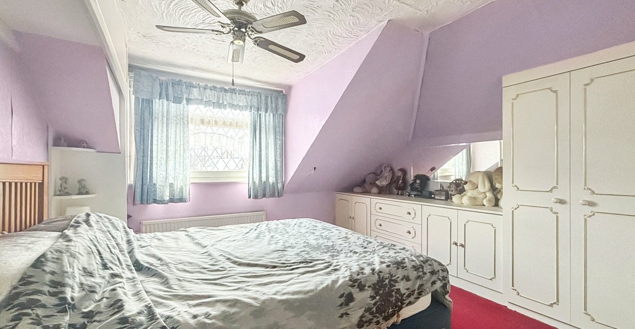 3 bedroom bungalow for sale in Bexley | Robinson Jackson