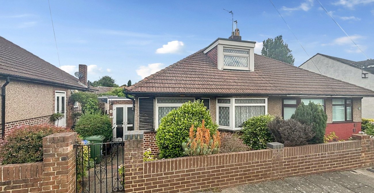 3 bedroom bungalow for sale in Bexley | Robinson Jackson
