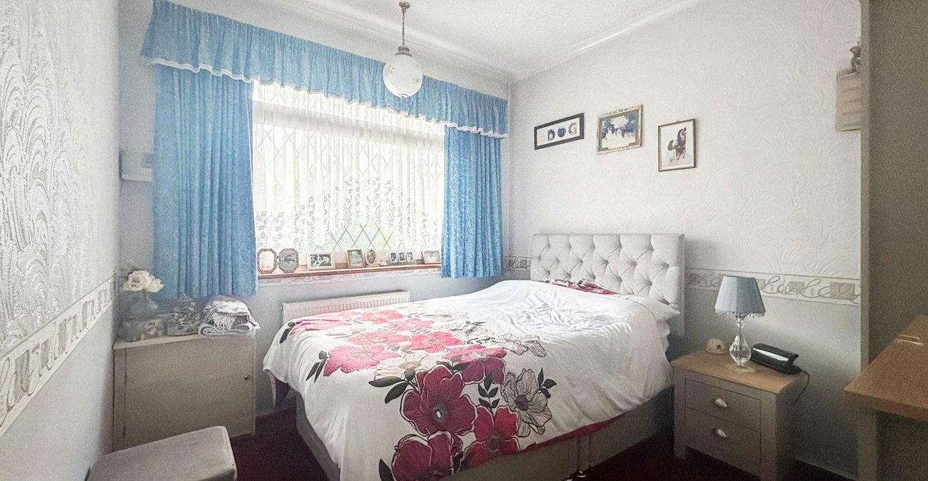 3 bedroom bungalow for sale in Bexley | Robinson Jackson