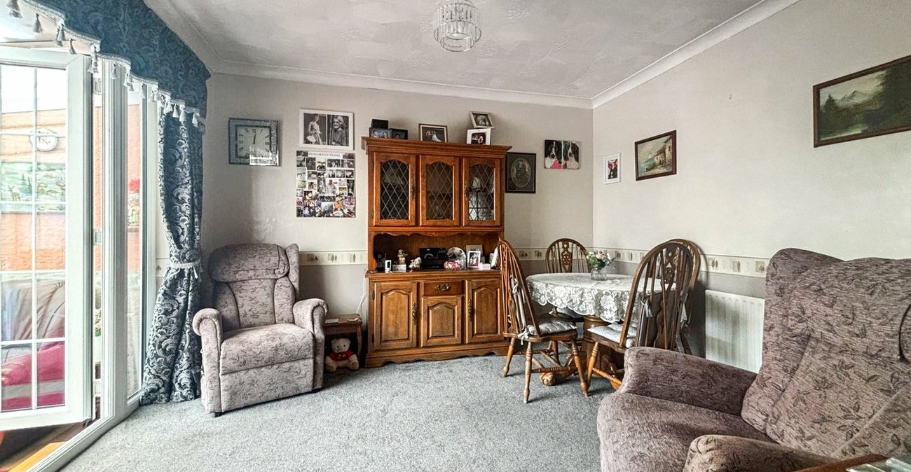 3 bedroom bungalow for sale in Bexley | Robinson Jackson