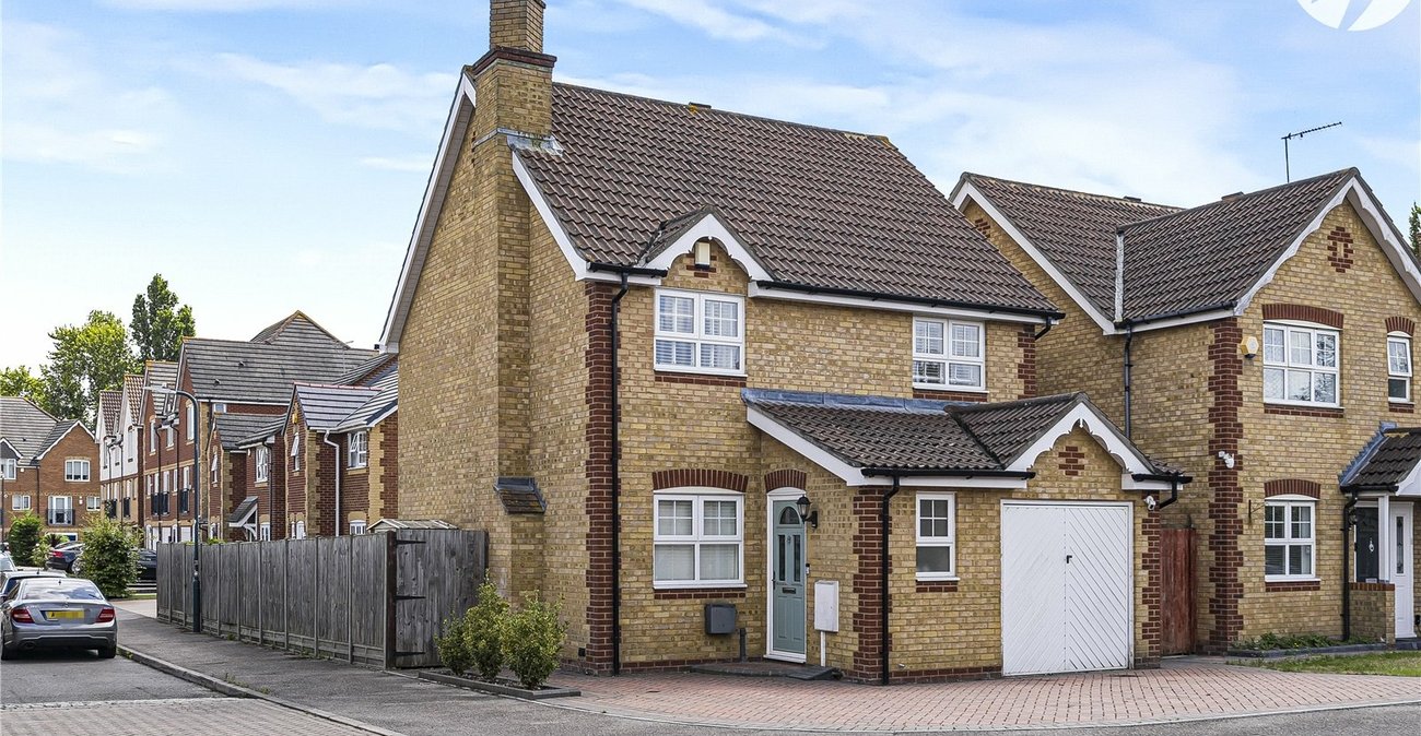 3 bedroom house for sale in Swanscombe | Robinson Jackson