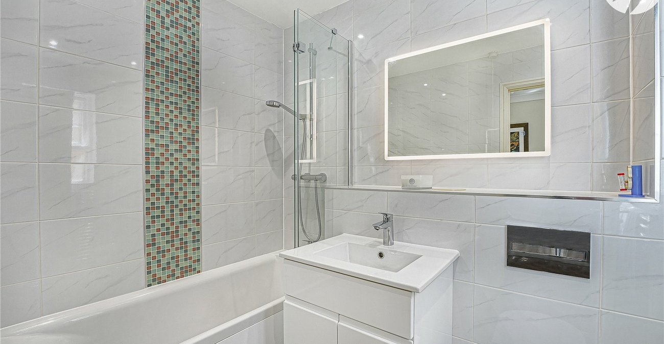 3 bedroom house for sale in Swanscombe | Robinson Jackson