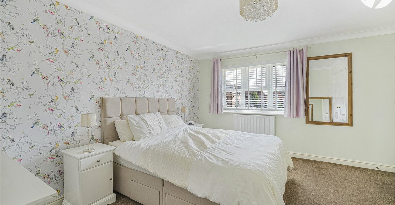 3 bedroom house for sale in Swanscombe | Robinson Jackson