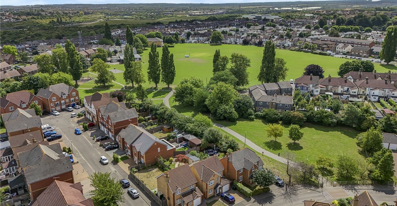 3 bedroom house for sale in Swanscombe | Robinson Jackson