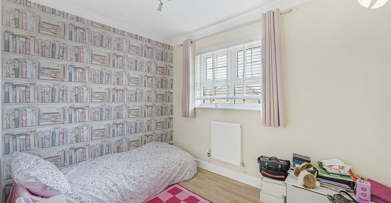 3 bedroom house for sale in Swanscombe | Robinson Jackson