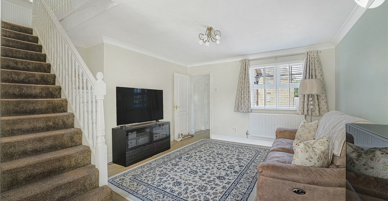 3 bedroom house for sale in Swanscombe | Robinson Jackson