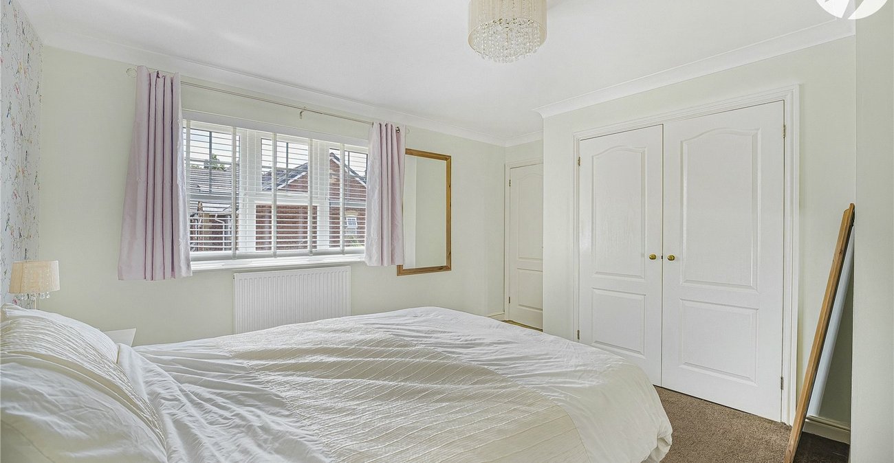 3 bedroom house for sale in Swanscombe | Robinson Jackson