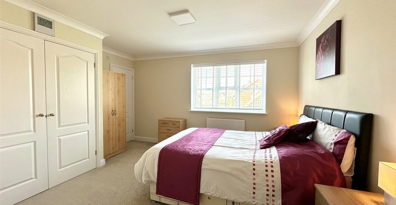 3 bedroom house for sale in Swanscombe | Robinson Jackson