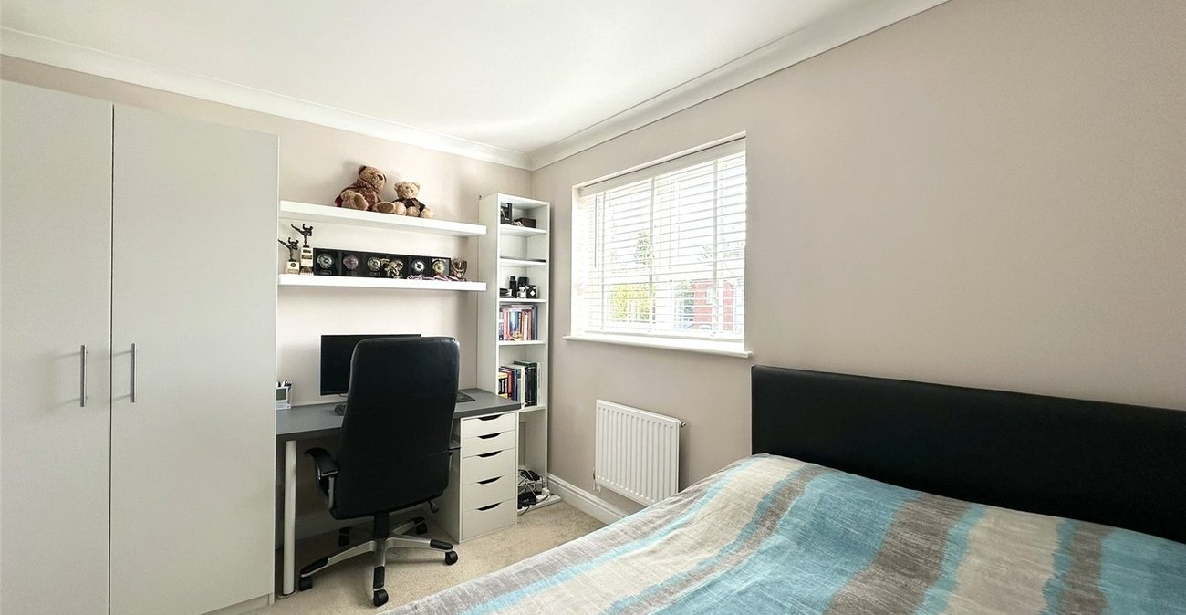 3 bedroom house for sale in Swanscombe | Robinson Jackson