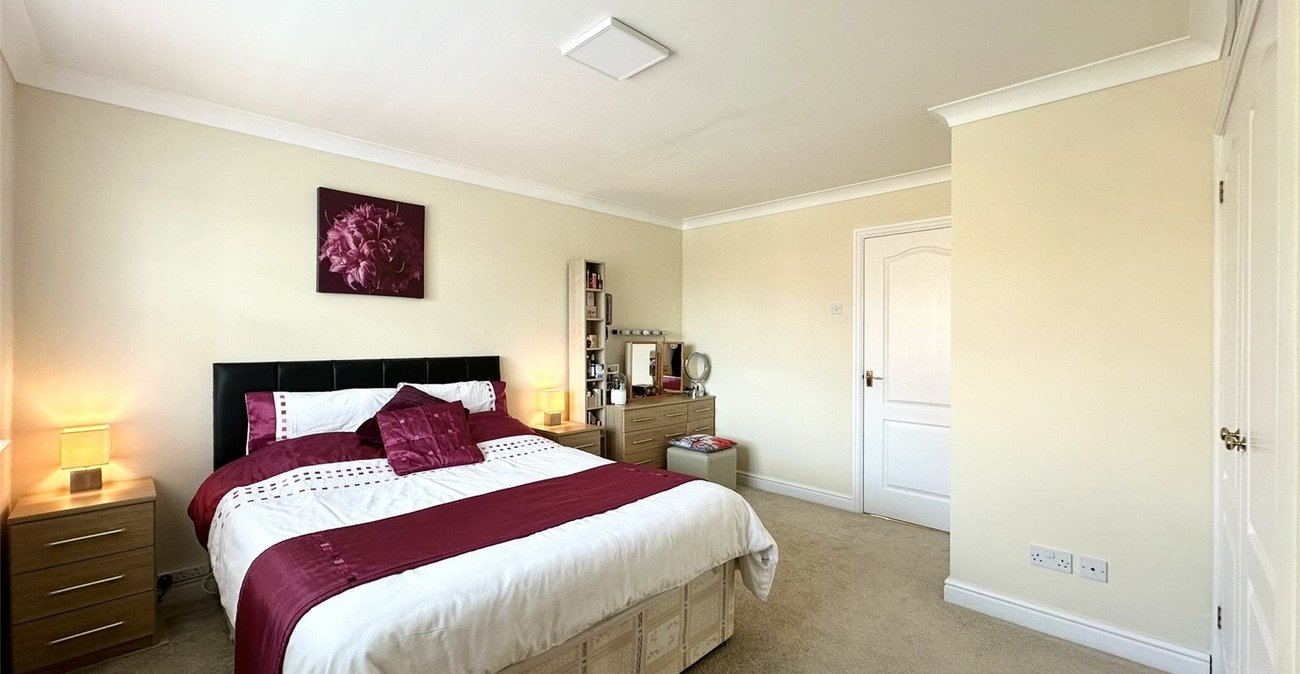 3 bedroom house for sale in Swanscombe | Robinson Jackson