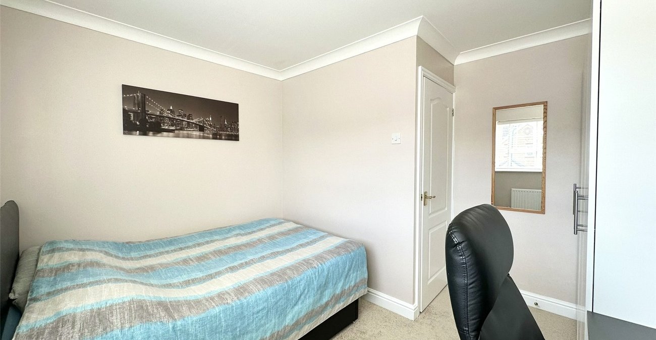 3 bedroom house for sale in Swanscombe | Robinson Jackson