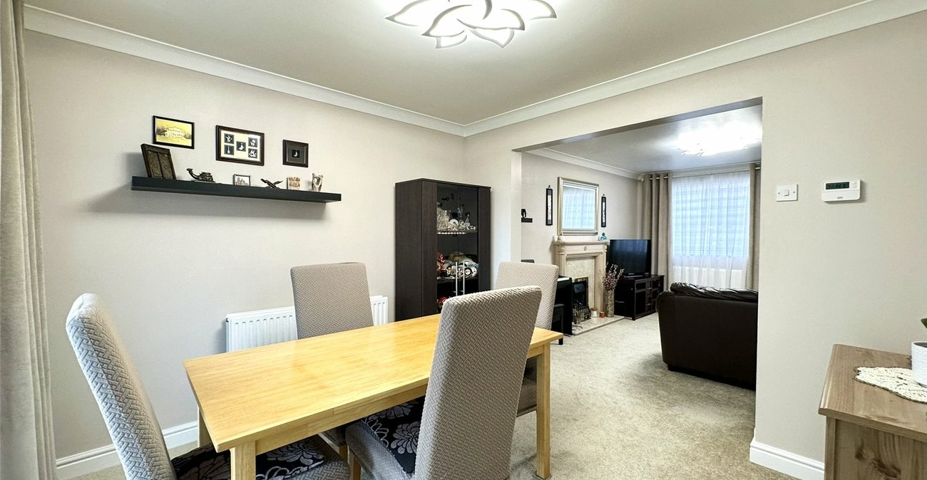 3 bedroom house for sale in Swanscombe | Robinson Jackson